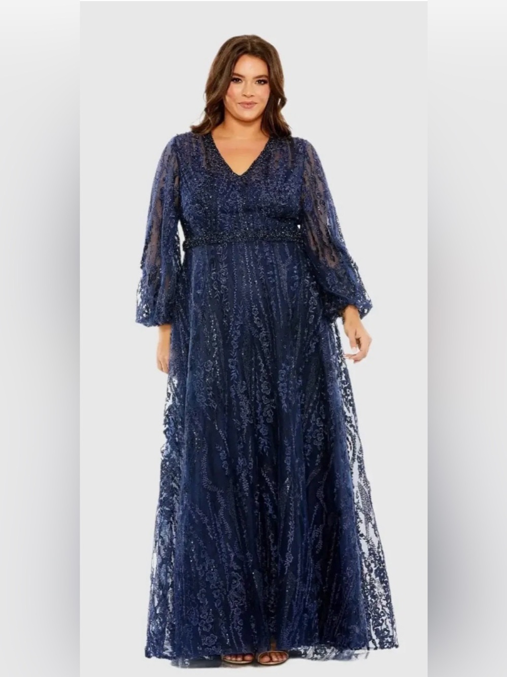 MAC DUGGAL
Navy V Neck Puff Sleeve Embroidered A Line Gown Size 20W